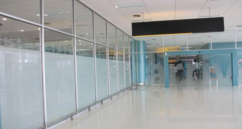 toko kaca aluminium puncak